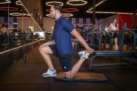 Een ibuprofen na het sporten kan je spiergroei remmen