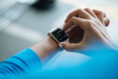 Waarom je fitness-app in 2026 slimmer is dan je personal trainer